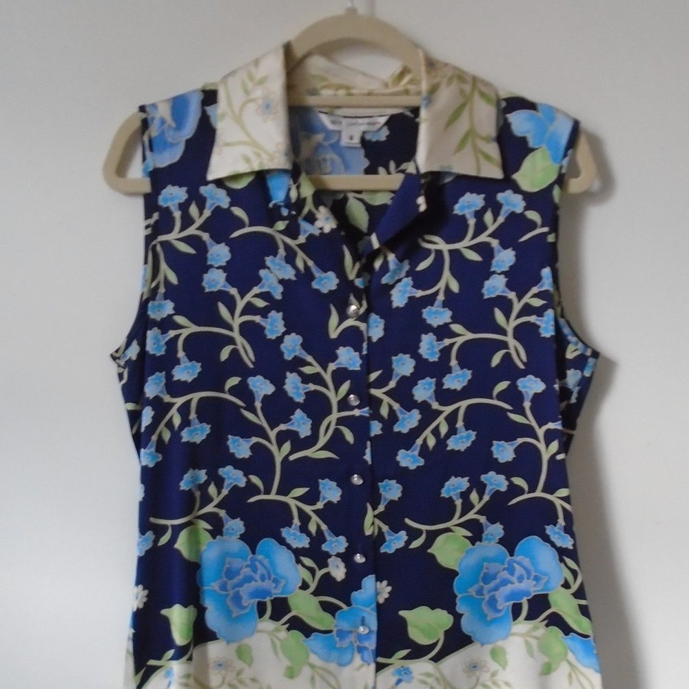St. John silk floral sleeveless couture button down blue blouse size 8 medium